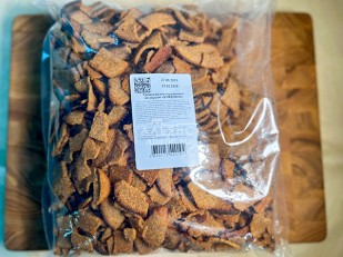 Осьминог (ломтики из филе кальмара): Гренки черные со вкусом буженины