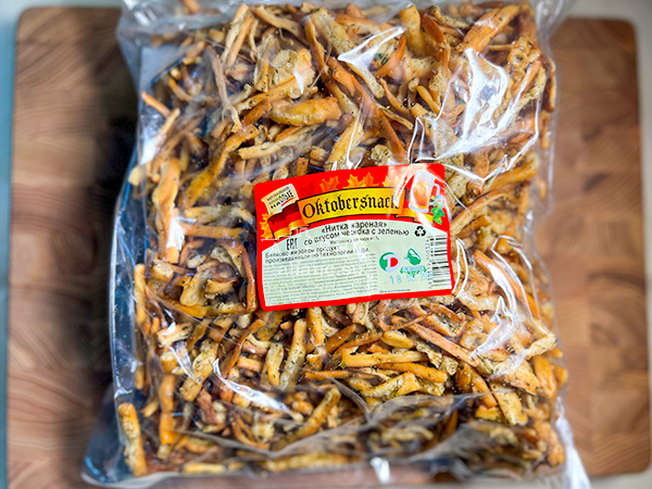 Нитка ЖАРЕНАЯ "Чеснок с зеленью" Oktobtersnak 1 кг (сырный продукт) в Комсомольске-на-Амуре
