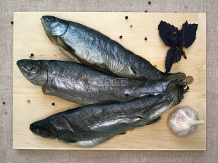 Лещ холодного копчения: Форель радужная вяленая