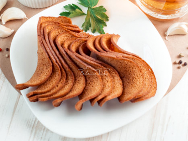 Ресторанные гренки с сметаной и зеленью в Комсомольске-на-Амуре